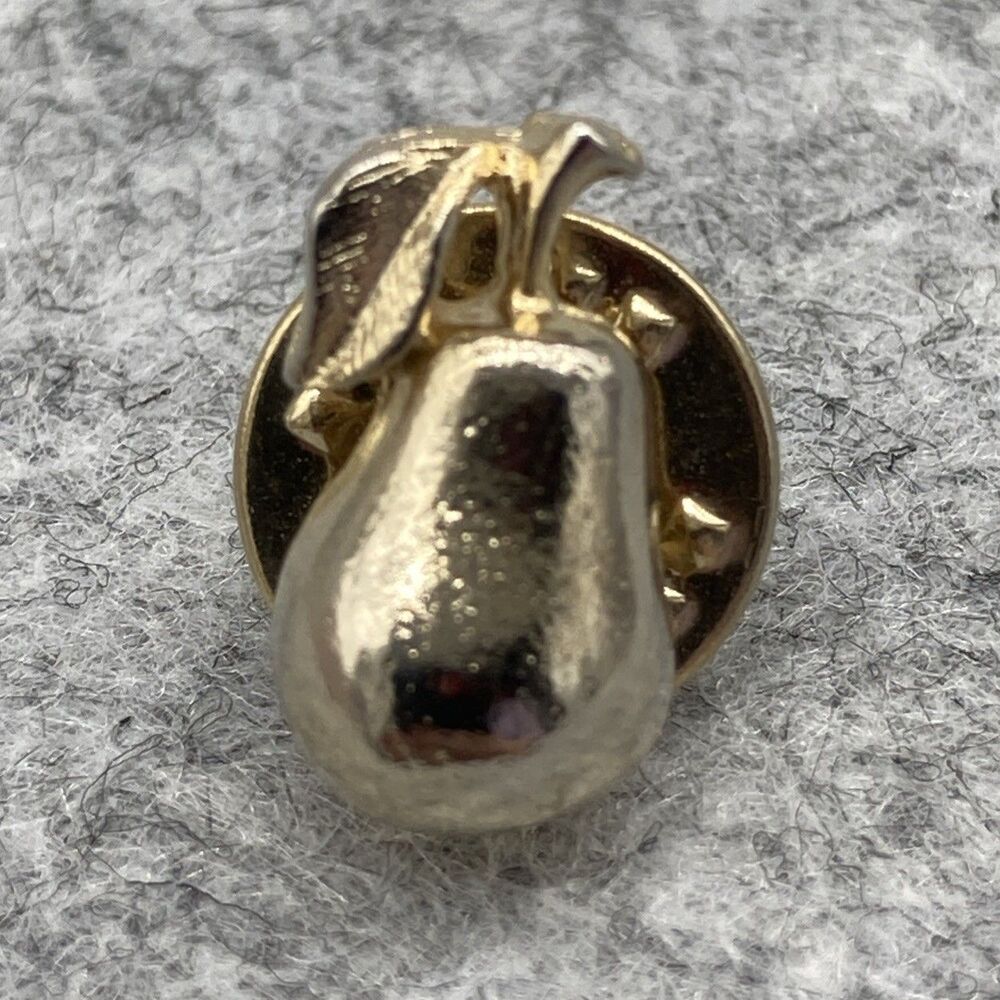 Vtg Pear Fruit Gold Tone Lapel Pin‎ Hat Lanyard Pin Tie Tack Whimsical Kitschy